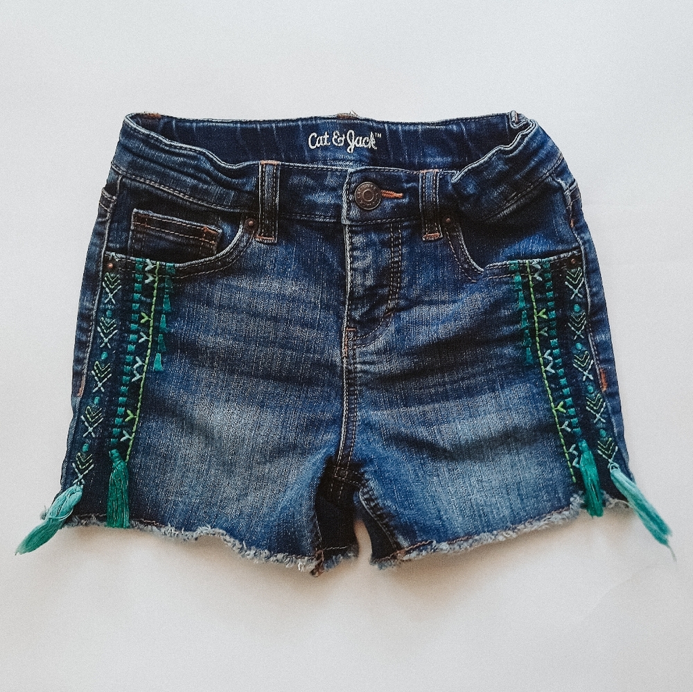 Cat & Jack Girls Boho Embroidered Denim Shorts with Fringe Size Small